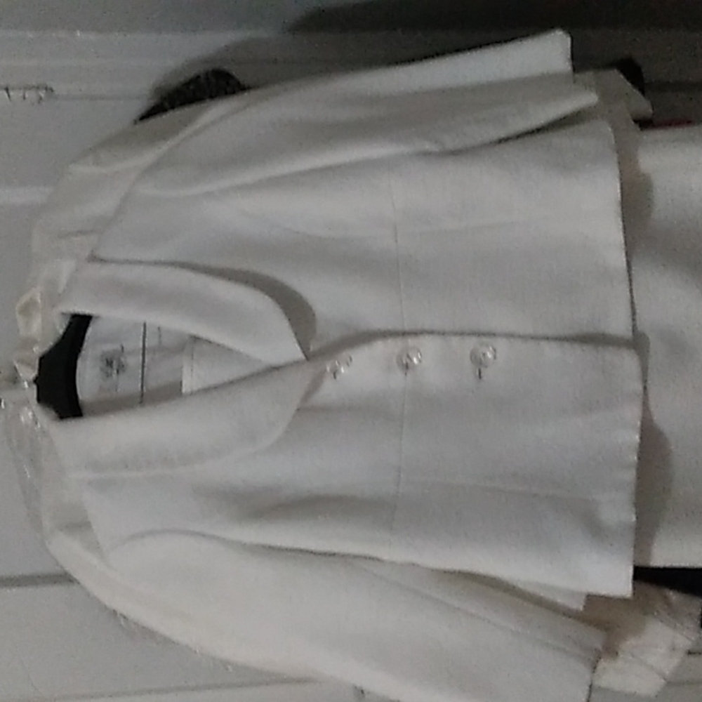 Skirt suit